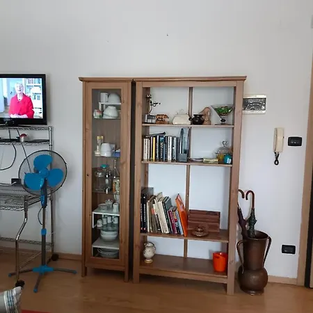 Quartiere Savena - Di Stefano بولونيا